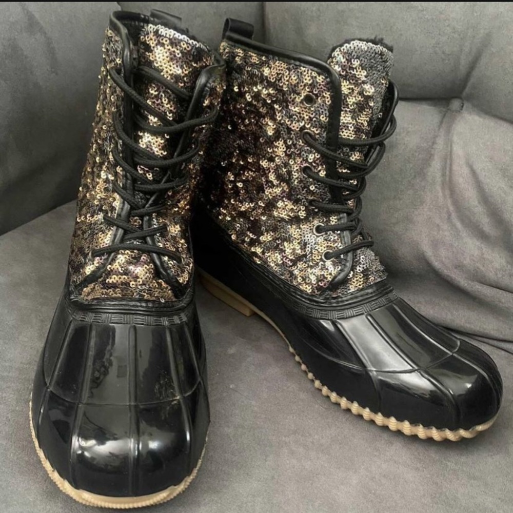Duck boots